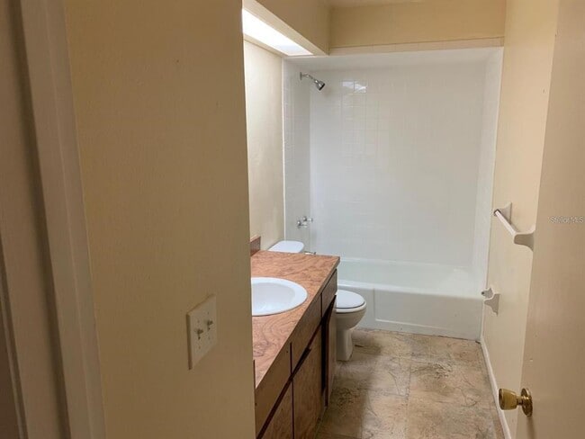 Building Photo - 2556 Chestnut Woods Dr