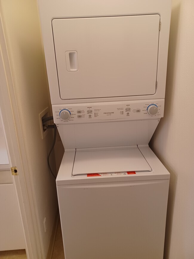 Building Photo - 15220 22nd Ave E