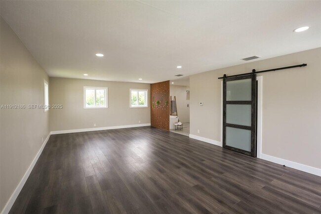 Building Photo - 19450 SW 125th Ave