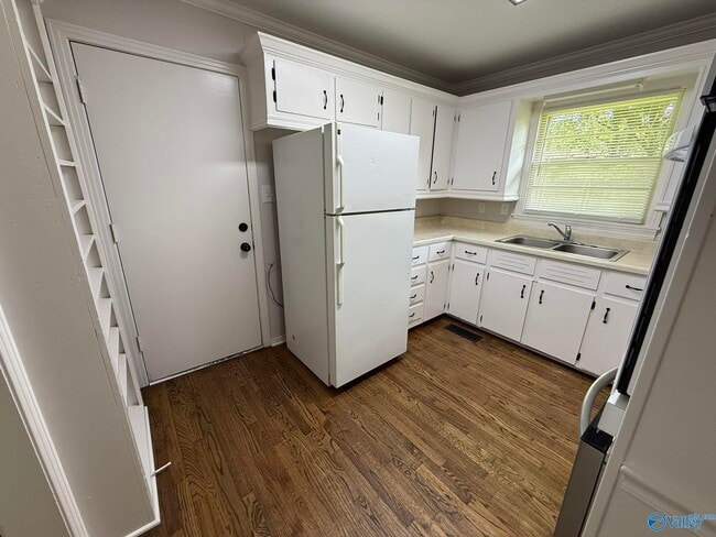 Building Photo - 3702 Vogel Dr NW