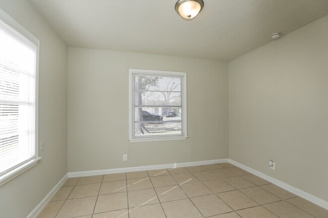 Building Photo - 11914 Meadowpass St