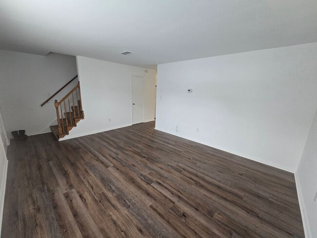 Building Photo - 3 Bedroom unit at The Prince George Common...