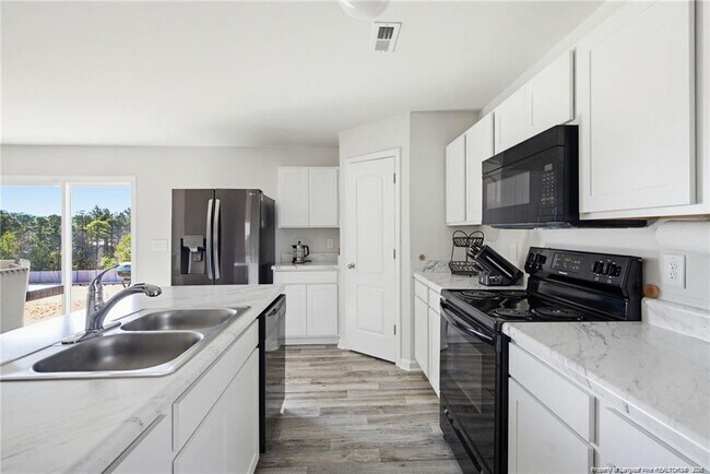 Building Photo - 913 Sapphire Stone Ln