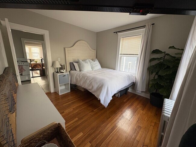 Building Photo - 20-22 Sumner St