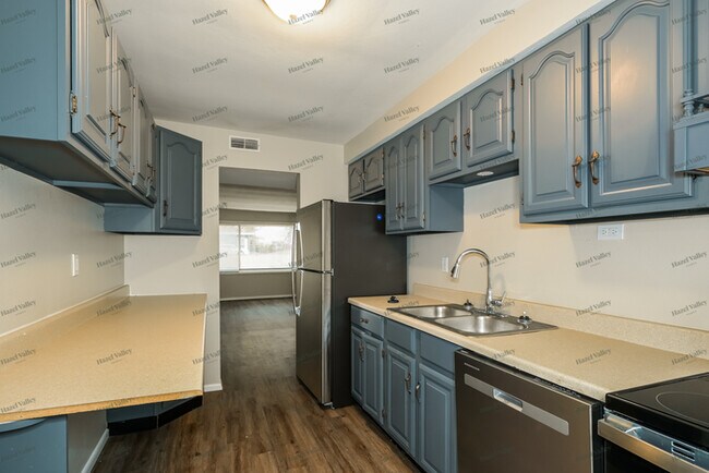 Building Photo - 8411 Rosalind Ct