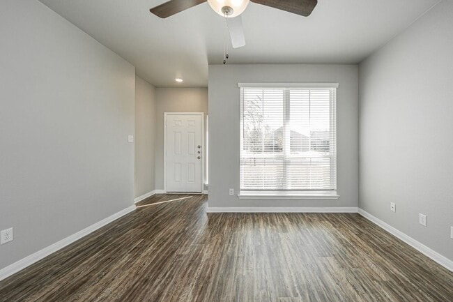 Building Photo - Live, love, and grow in this charming home!