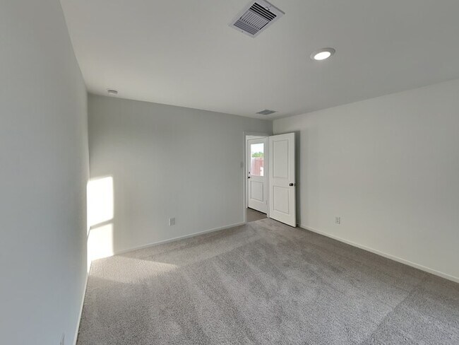 Building Photo - 417 Texas Pecan Dr
