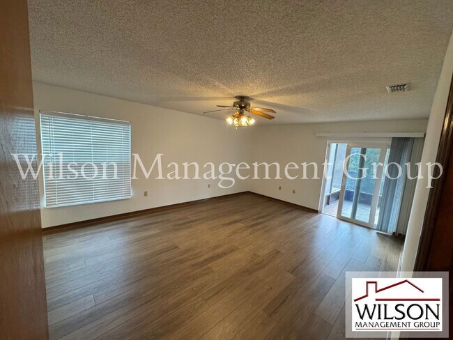 Building Photo - 1420 Flamingo Dr