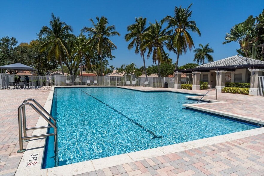 Building Photo - 1999 Madeira Dr