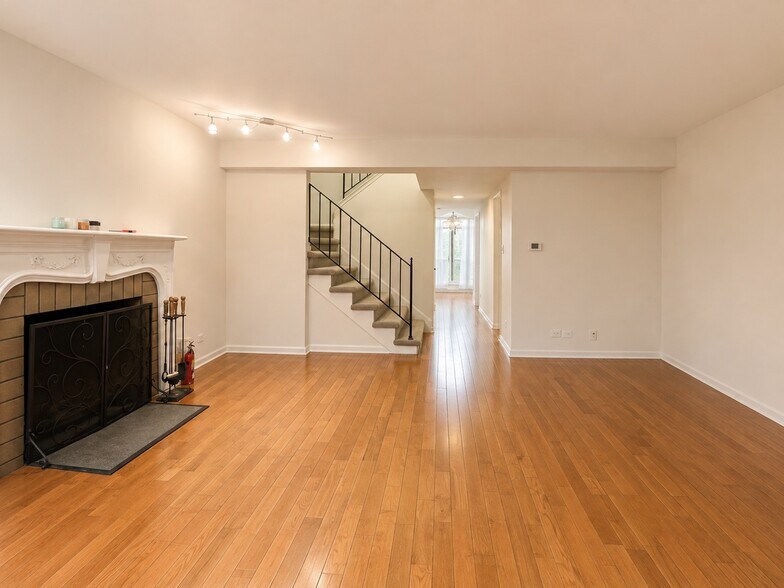 Building Photo - 1445 Shermer Rd
