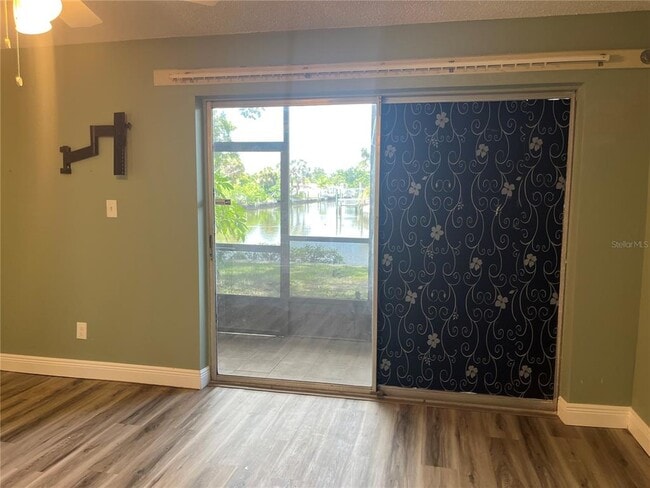 Building Photo - 9105 Tudor Dr