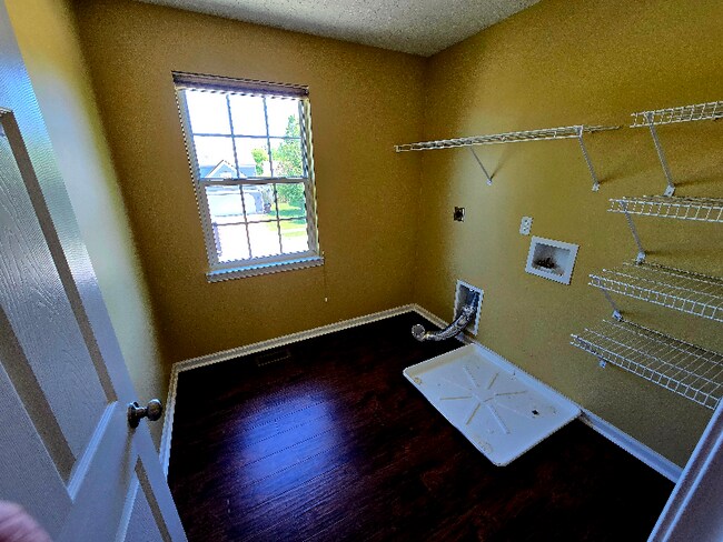 Building Photo - 625 Cleary Dr