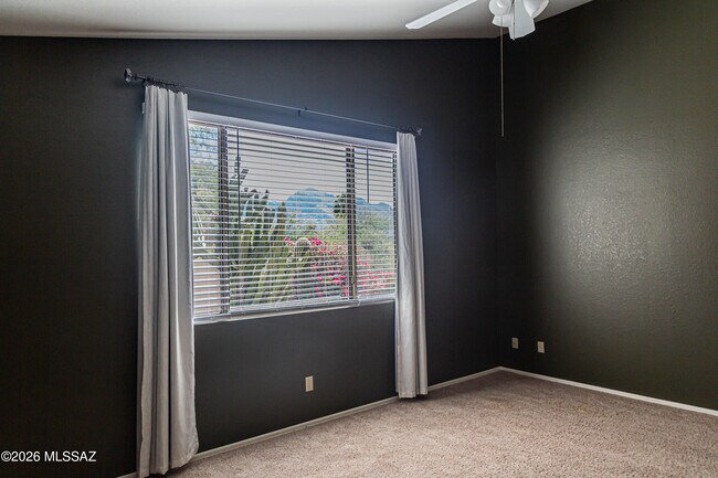 Building Photo - 11146 N Desert Flower Dr
