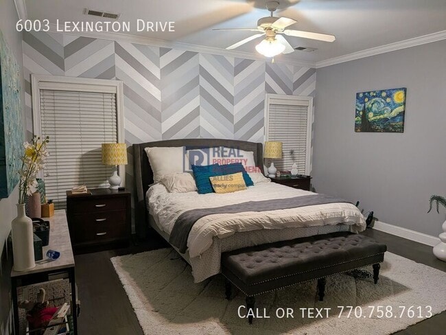 Building Photo - 6003 Lexington Dr