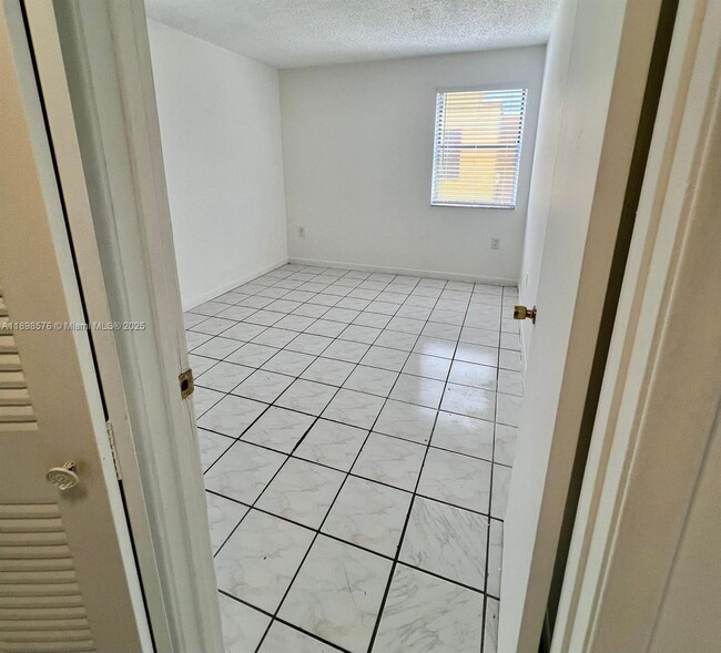 Building Photo - 640 NW 114th Ave