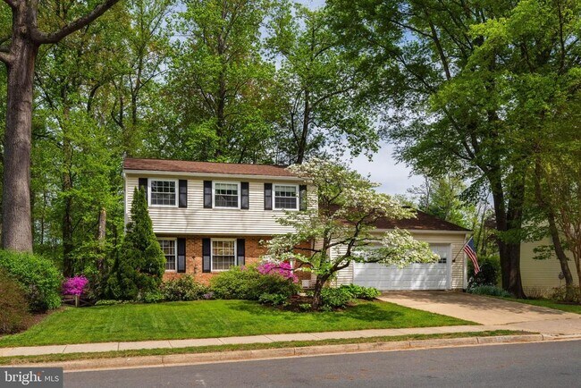 Building Photo - 10906 Carters Oak Way