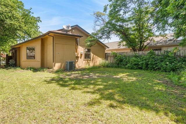 Building Photo - 4702 Poppy Dr E