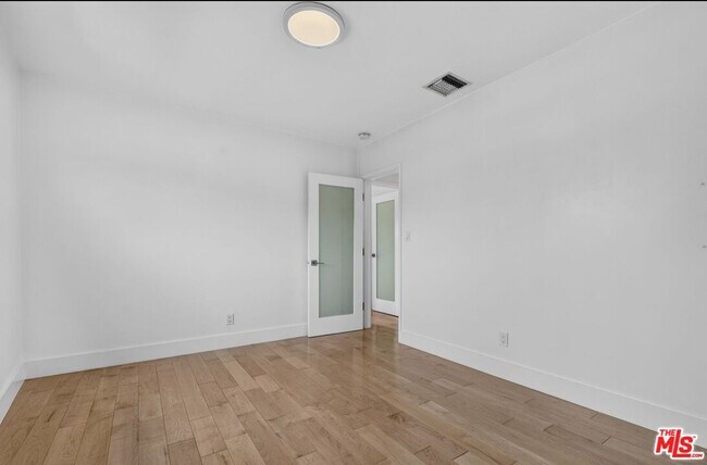 Building Photo - 119 Paloma Ave