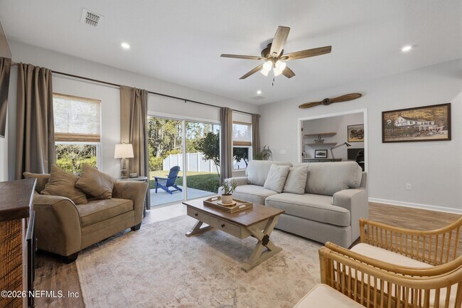 Building Photo - 184 Dahlia Falls Dr