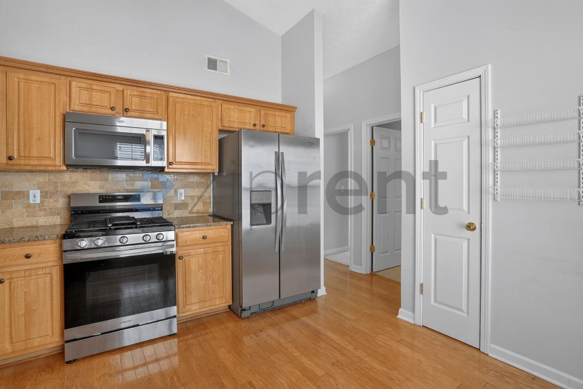 Building Photo - Unit