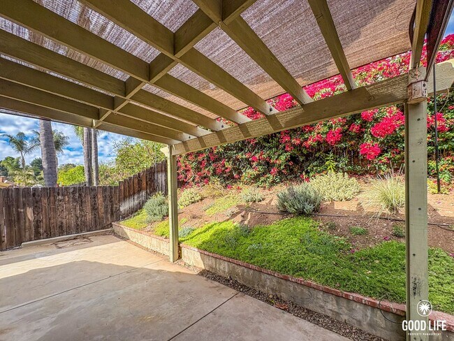 Building Photo - Charming San Marcos Home with Spacious Yard and Modern Upgrades