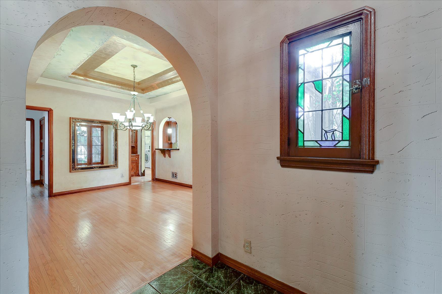 Building Photo - 1136 S Spaulding Ave