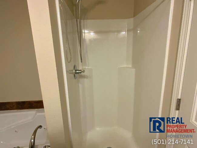 Building Photo - 7503 Royal Oaks Dr