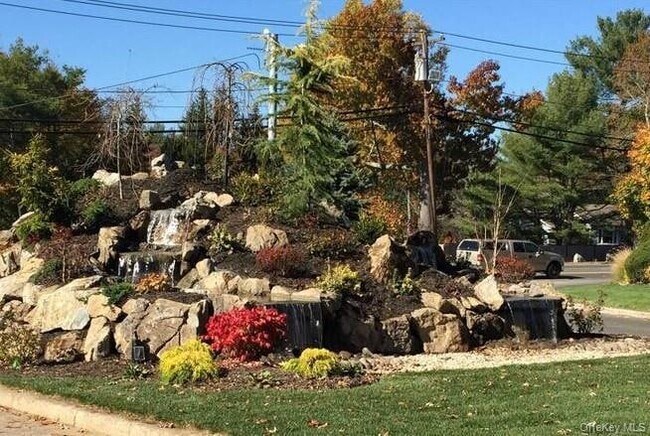 Building Photo - 214 Artist Lake Dr