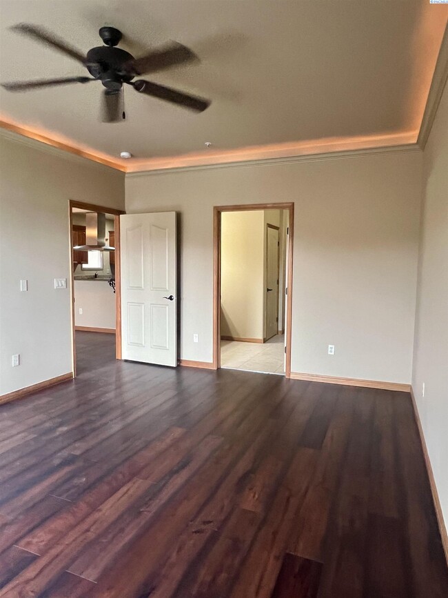 Building Photo - Riverwalk Village Condo