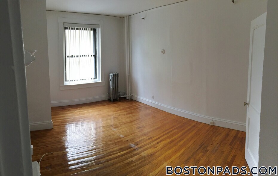 Building Photo - 91 Westland Ave