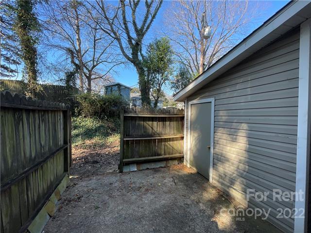 Building Photo - 1613 N Sharon Amity Rd