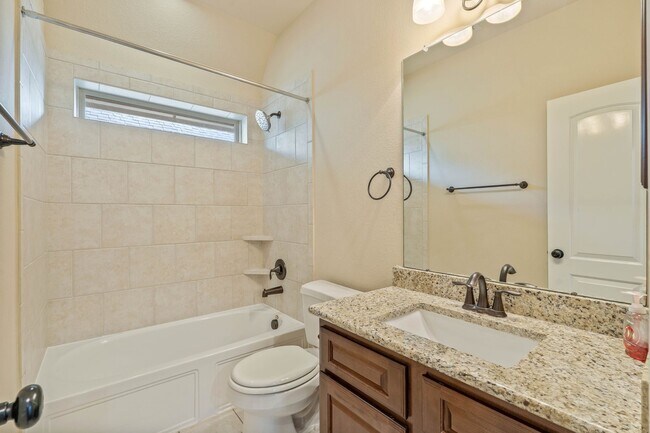 Building Photo - 166 Lindenberry Cir