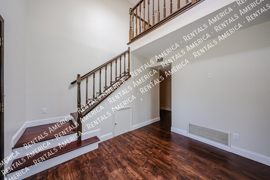Building Photo - 5131 N 18th St