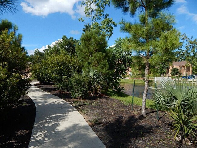 Building Photo - 2459 Garden Falls Dr