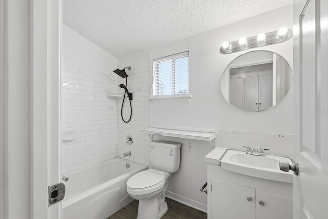 Building Photo - 2711 St Edwards Cir