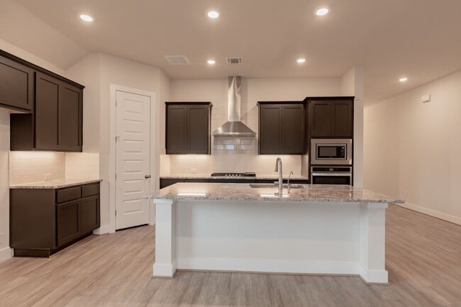 Building Photo - 3804 Sandhill Crane Dr