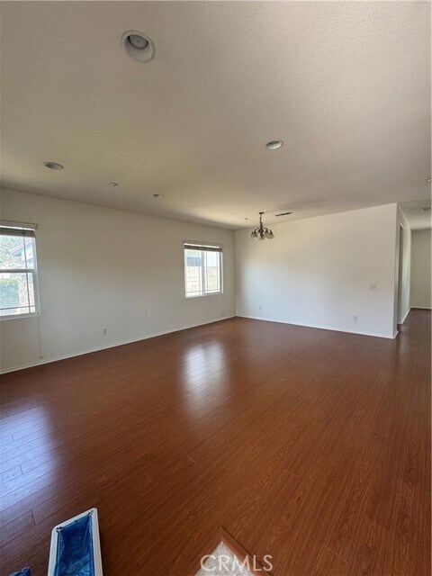 Building Photo - 6945 Regal Park Dr