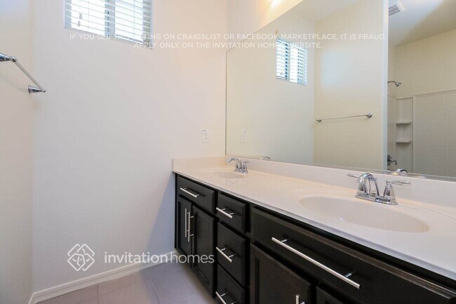 Building Photo - 2241 S Osborn Ln