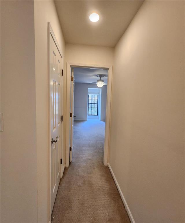 Building Photo - 23311 Plantation Dr NE