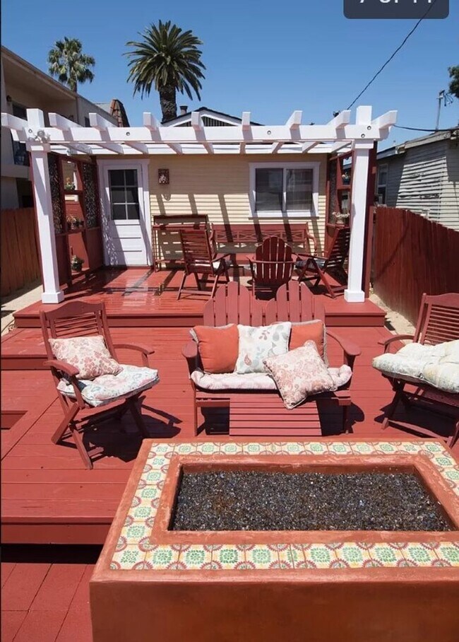 Building Photo - Charming 3 bedroom / 1 Bath House