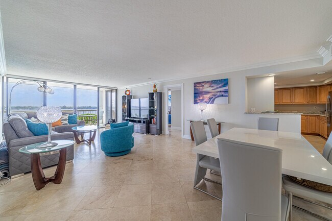 Building Photo - 3250 S Ocean Blvd