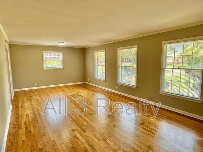 Building Photo - 2804 Sumter Ave