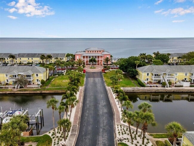 Building Photo - 5258 Beach Dr SE