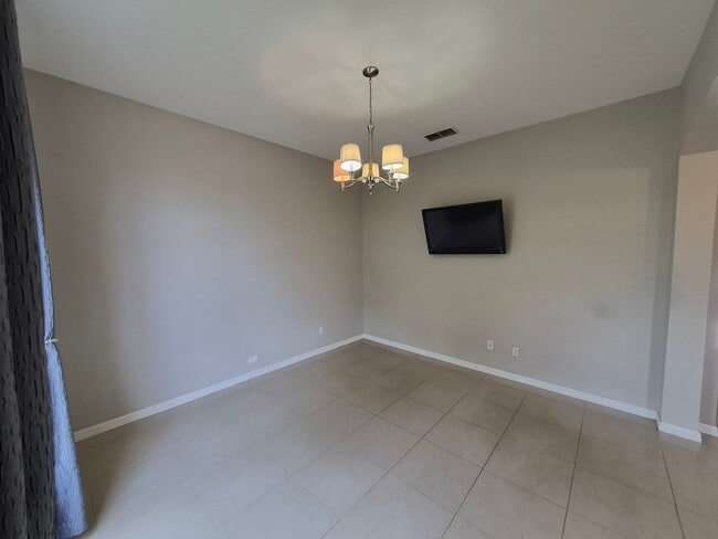 Building Photo - 5403 Loma Vista Loop