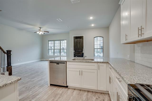 Building Photo - 6217 Rainbow Valley Pl