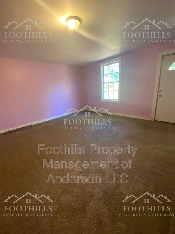 Building Photo - 1018 Cothran Cir