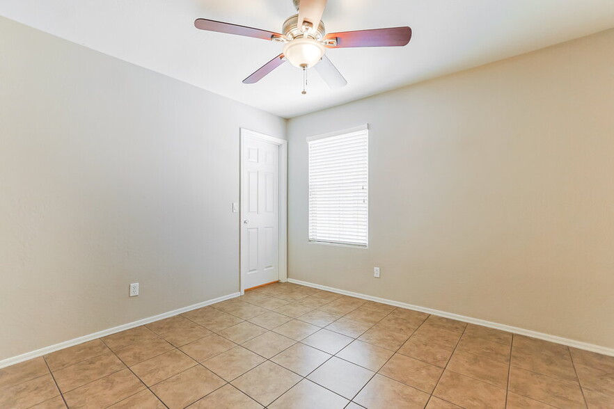 Building Photo - 1461 N Balboa