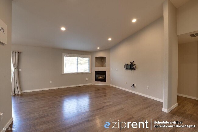 Building Photo - 3 br, 2 bath House - 6117 101st Place Nort...