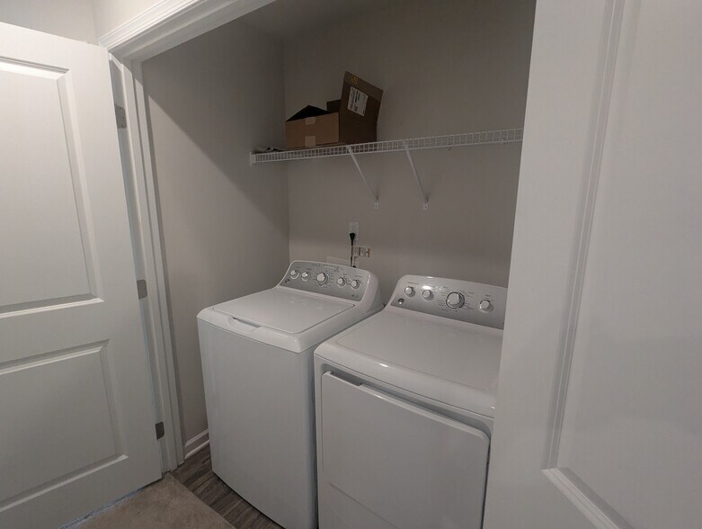 Building Photo - 133 Fernside Ct