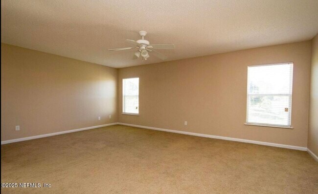 Building Photo - 4545 Golf Ridge Dr